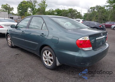 2006 Toyota Camry Xle z USA, uszkodzony, nr VIN 4T1BE30K16U109299